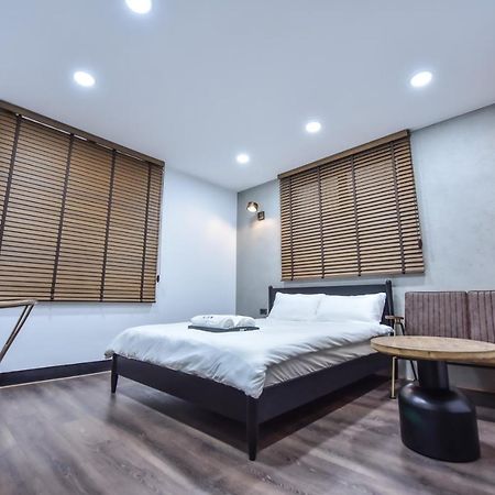 Eryang Homestay Tainan Extérieur photo