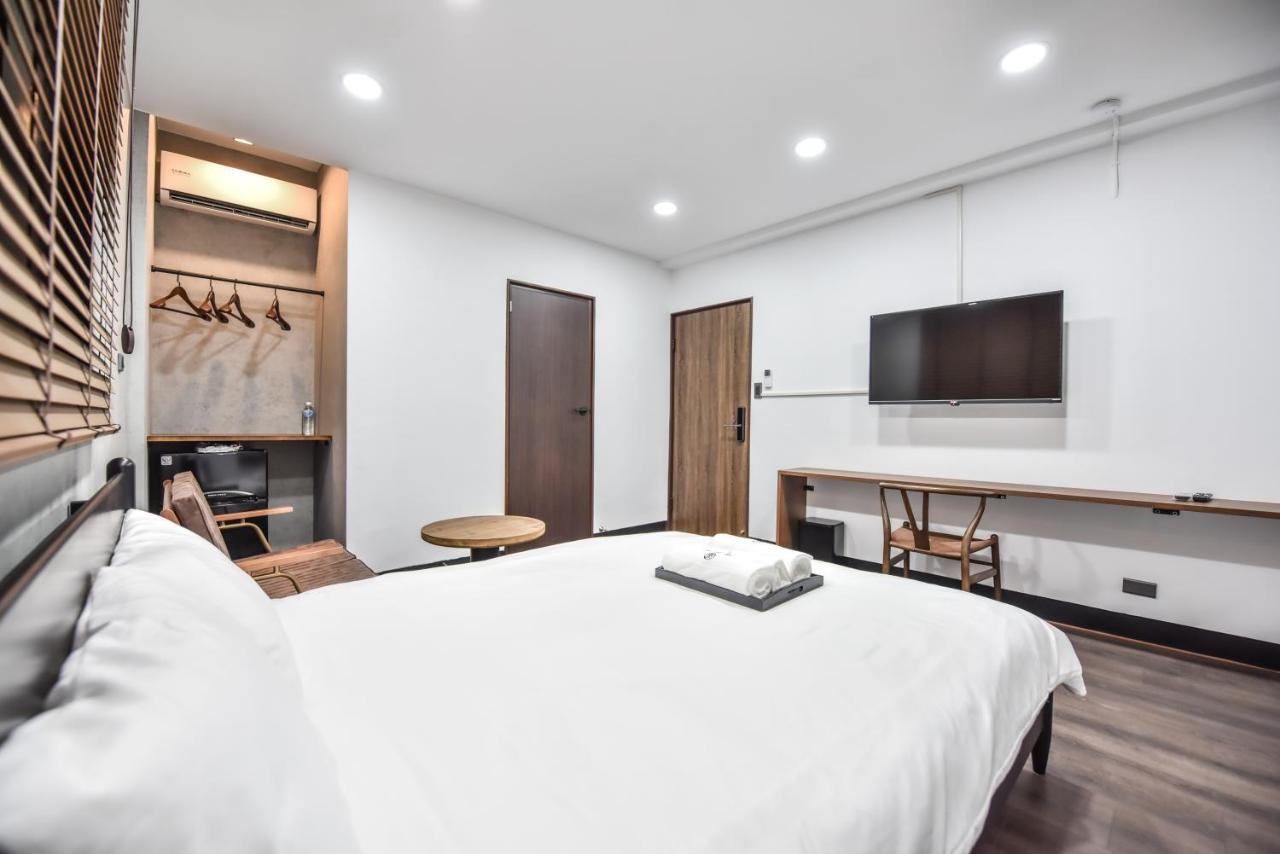 Eryang Homestay Tainan Extérieur photo