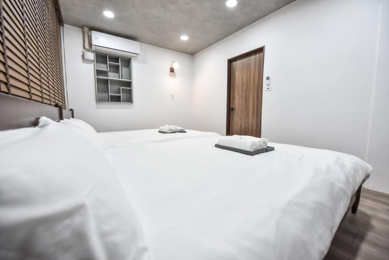Eryang Homestay Tainan Extérieur photo