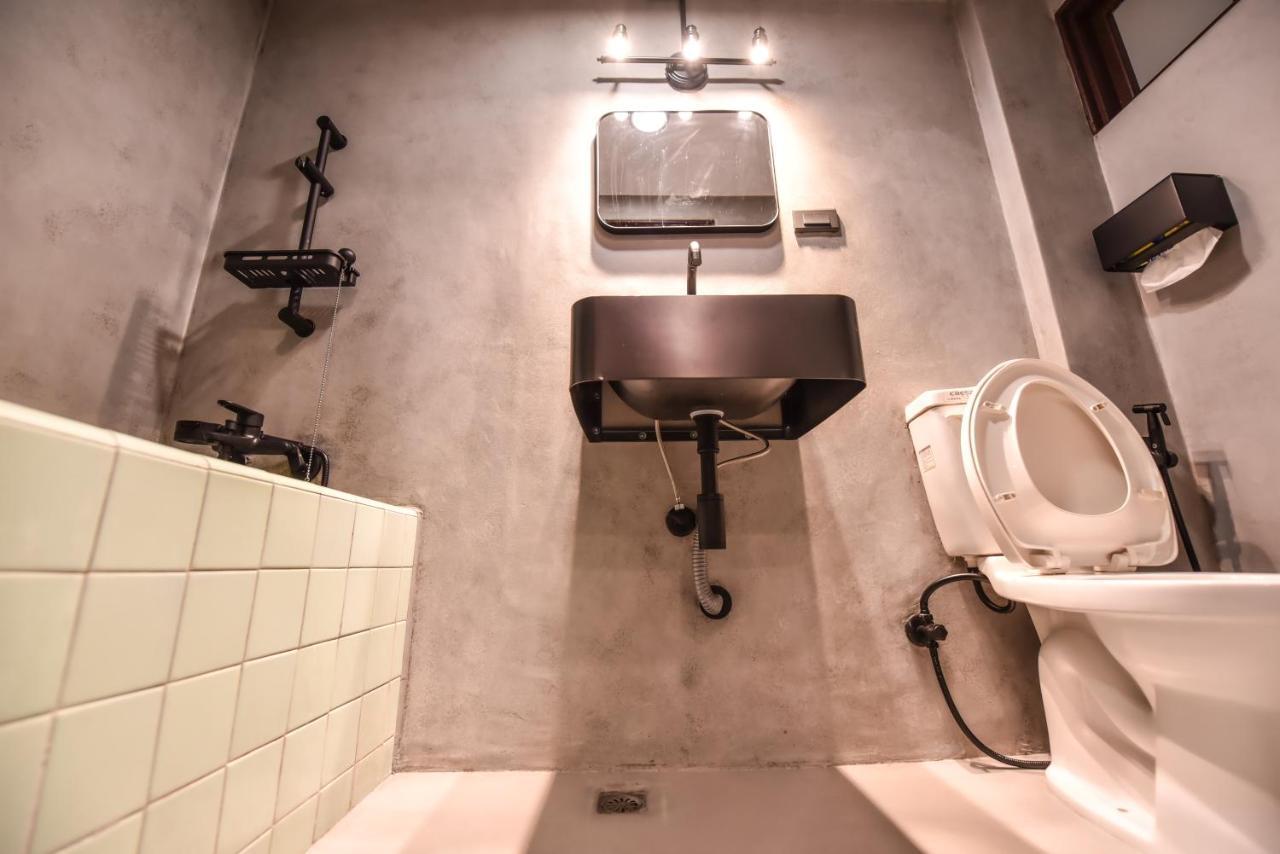 Eryang Homestay Tainan Extérieur photo