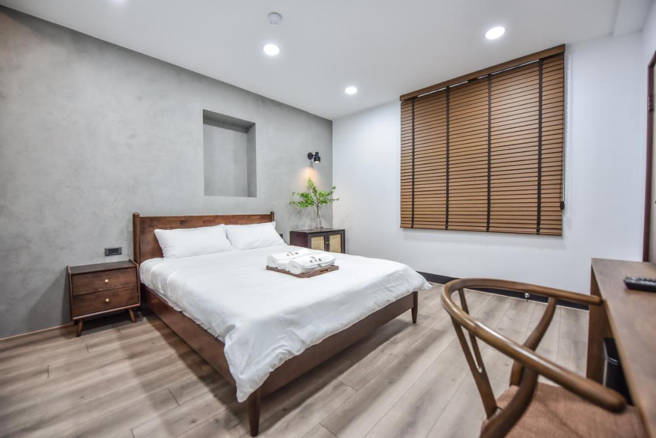 Eryang Homestay Tainan Extérieur photo