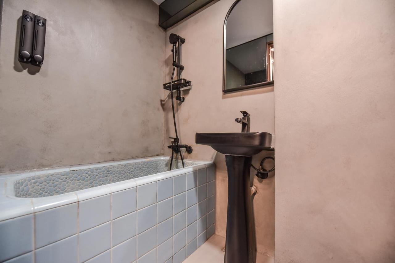 Eryang Homestay Tainan Extérieur photo