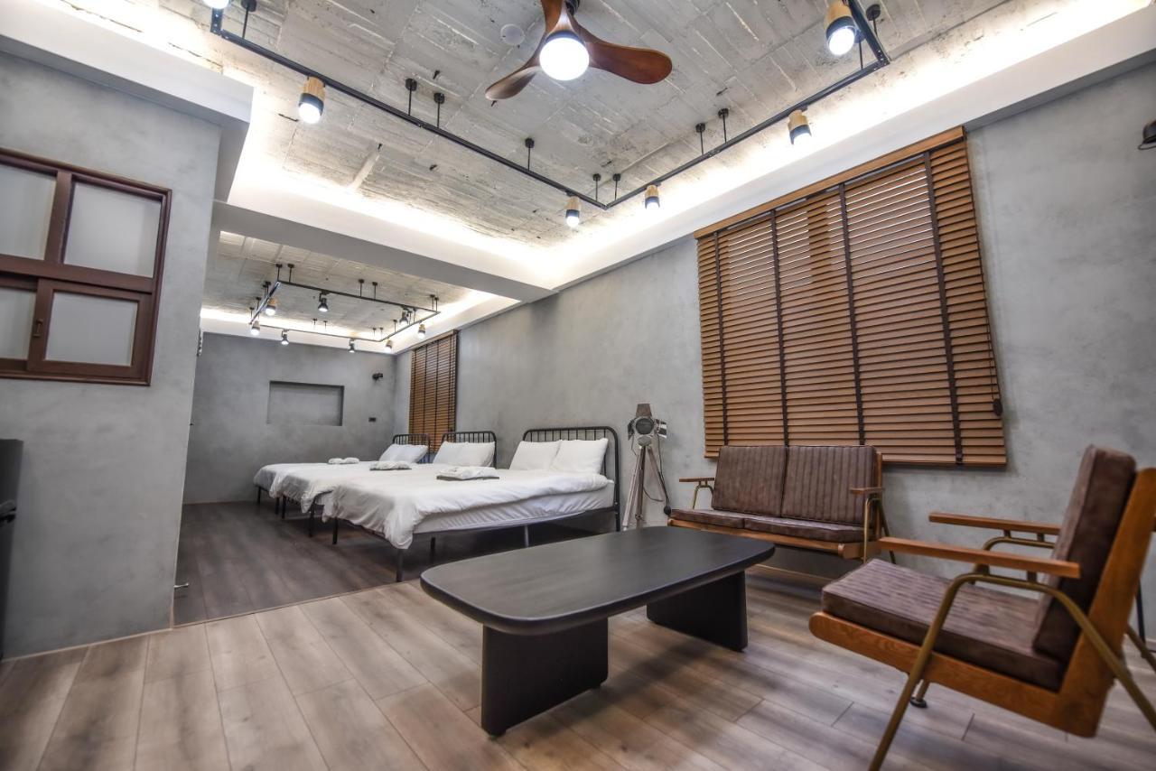 Eryang Homestay Tainan Extérieur photo